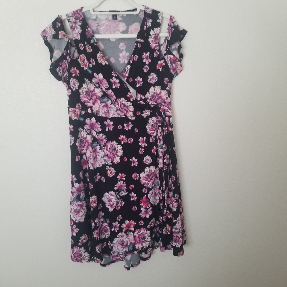 Torrid women's dress size 00 Fit Size M/ L